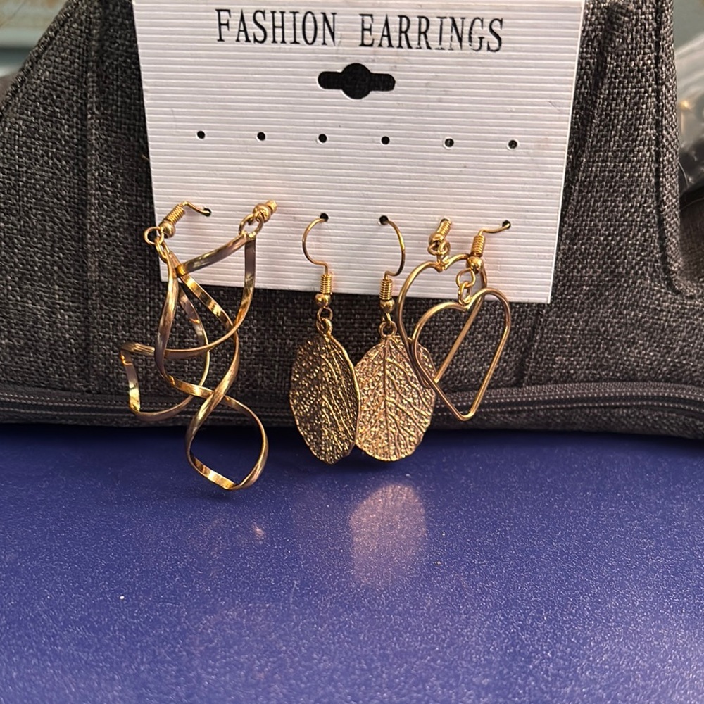 Gold Fashion Earrings Set